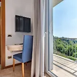 Laguna 3*