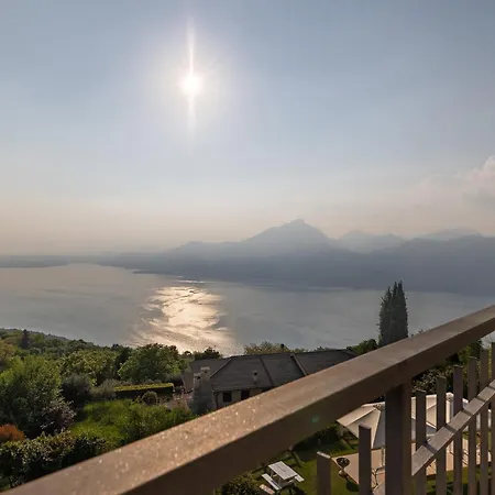 Laguna 3*