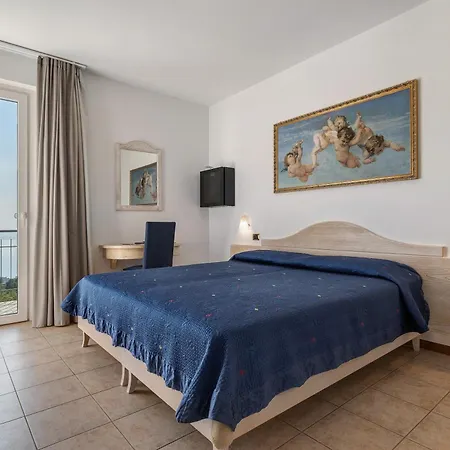 Laguna 3*
