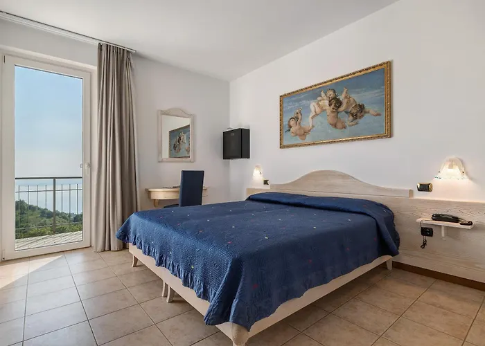 Laguna 3*