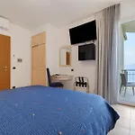 Laguna 3*