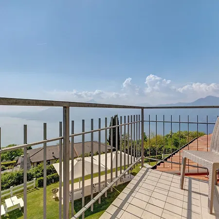 Laguna בית הארחה